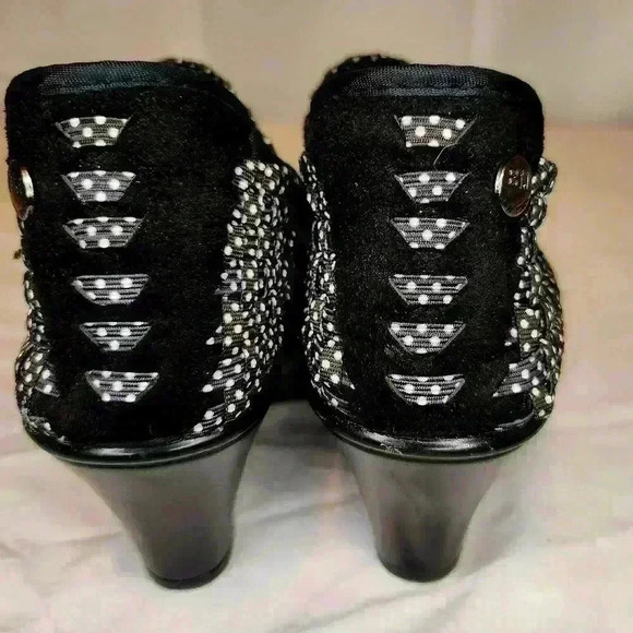 BERNIE  MERV CLOS TOE PUMPS - Picture 4 of 7